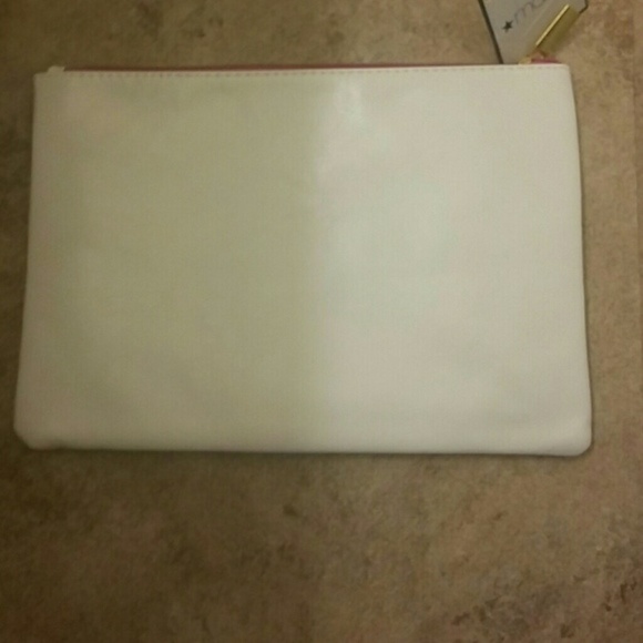 Macy's "Be You Tiful" Floral Cosmetic Bag - Picture 4 of 6